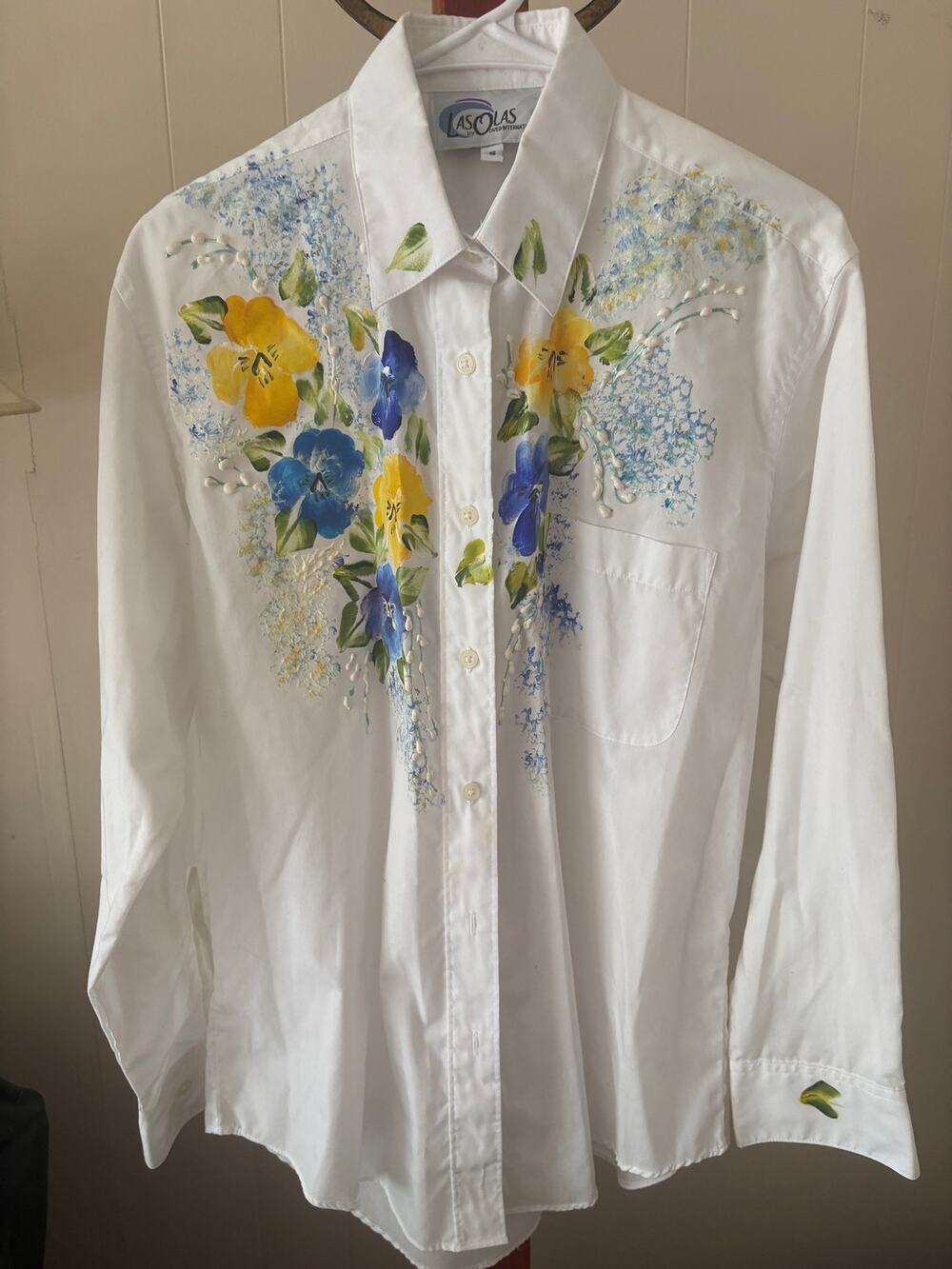 Las Olas Vintage Painted Floral White Buttondown Sz Small NWOT